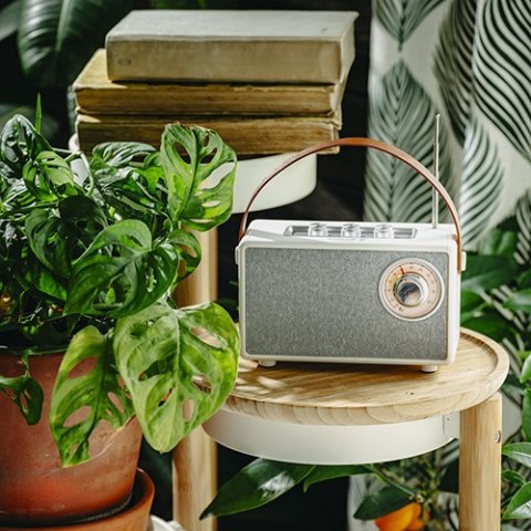 CR 1902 White Radio fm z bluetooth - usb-c CR 1902 White Radio fm z bluetooth - usb-c