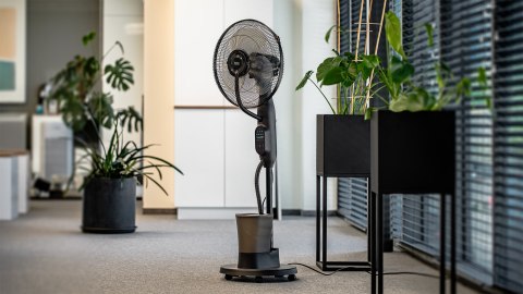 Wentylator stojący z funkcją mgiełki- czarny Wentylator stojący z funkcją mgiełki- czarny