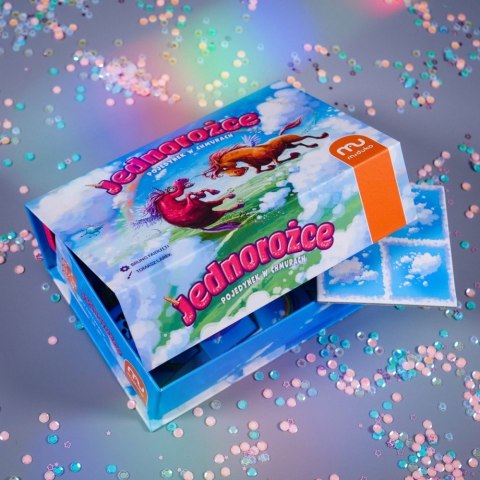 Gra jednorożce. pojedynek w chmurach Gra jednorożce. pojedynek w chmurach