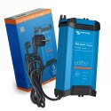 Blue Smart IP22 Charger 12/15 (1)